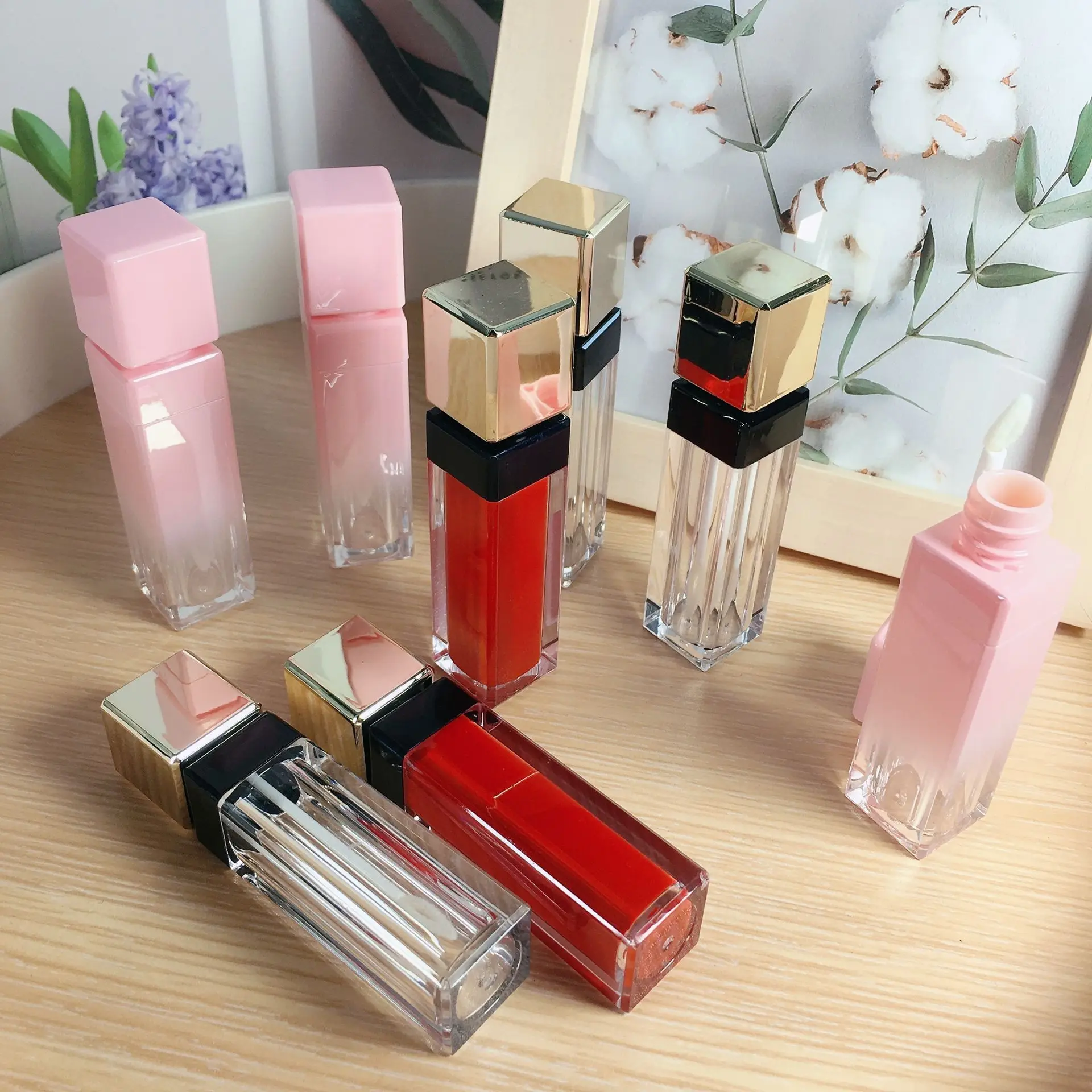 8 ml Lip Gloss Empty Tube Container Custom Logo Square Lip Glaze Makeup Packaging Lipstick Tube Luxury Gold Black Pink Hear Wand