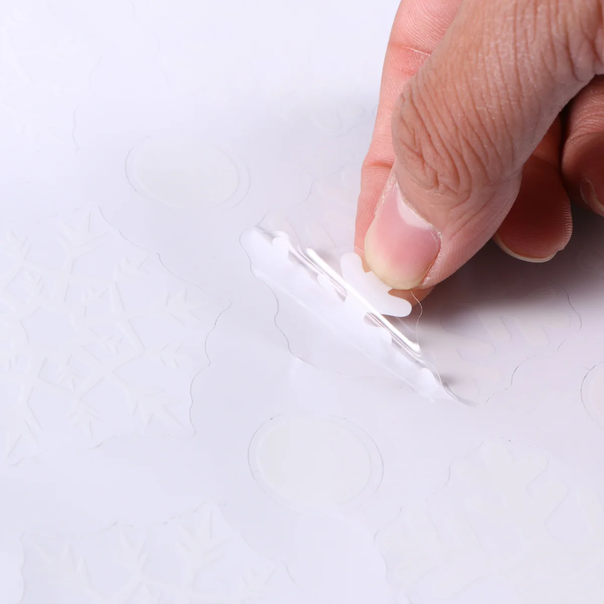 

48Pcs Snowflake Window Clings Glueless PVC Stickers Removable Christmas Decoration for Glass Windows Festive Decor