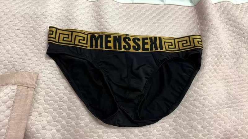 بيكيني مثير للرجال مرن عصري ناعم من الحرير الجليدي ملمس رائع سريع الجفاف على شكل حرف T من الخلف ثونغ مثلي الجنس مثير منخفضة الارتفاع القضيب الانتفاخ g-string