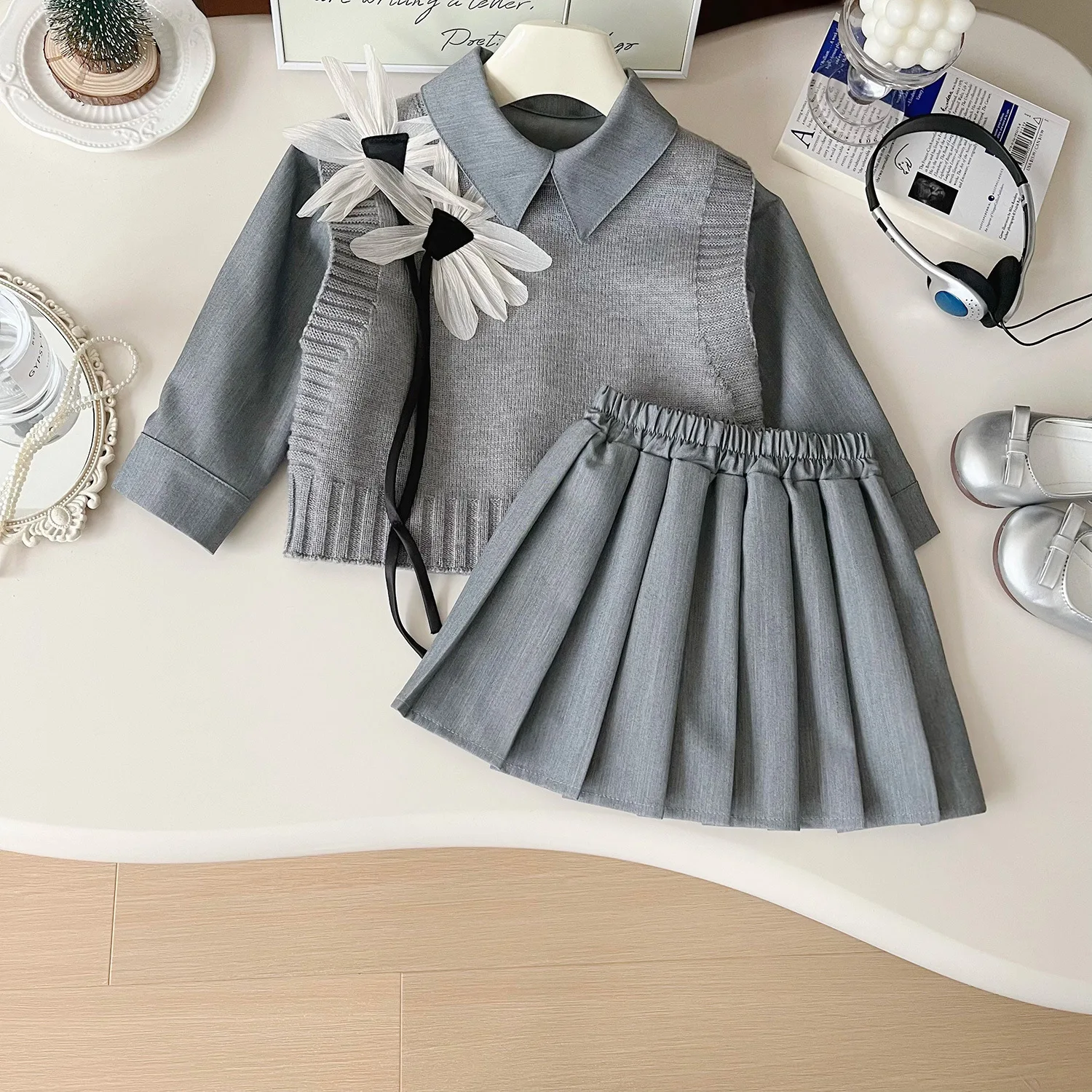 Spring Children Girl 3PCS Clothes Set Cotton Solid Turn Down Collar Shirt Suit Knotbow Knitwear Vest Cotton Pleated Skirt Outfit