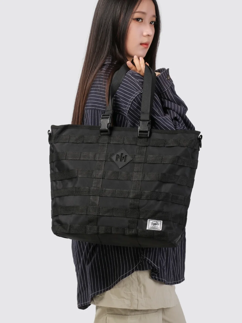 

Large Capaci Commuter Menger Bag Men's Workwear Tactical Single oulder Tote Bag Street Trend Soft Handle Nylon Material