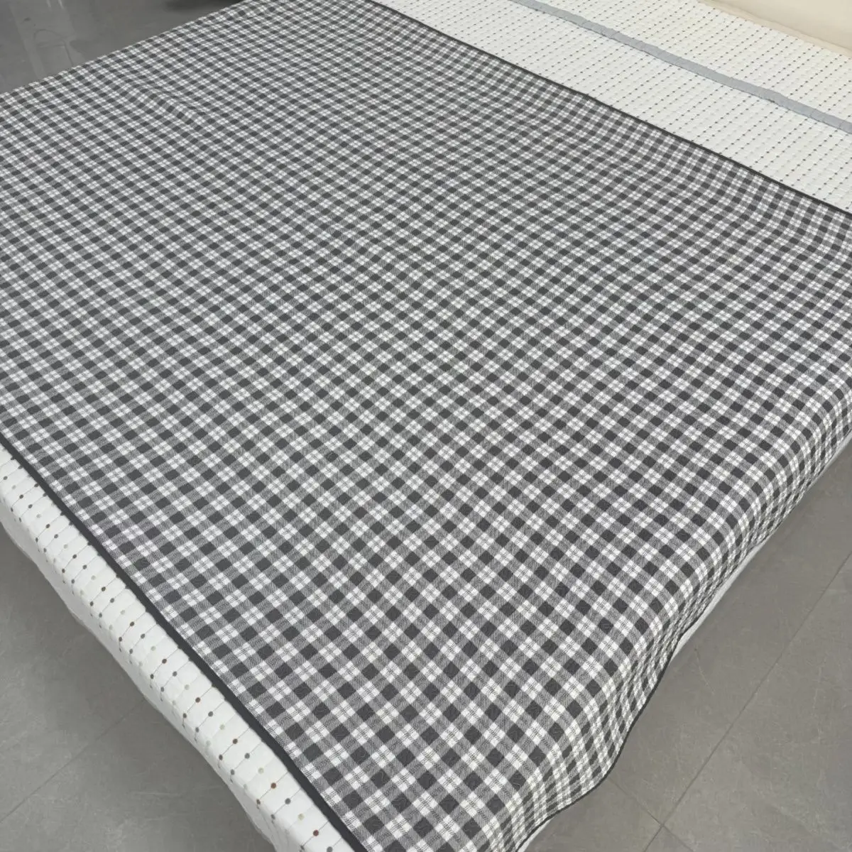 Cotton Gingham Quilted Bed Cover Reversible Breathable Soft Bedspread For Bedroom Guest Room Adults Kids All Season Use Gray