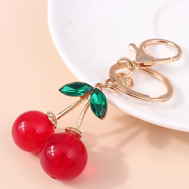 Fashion Crystal Cherry Keychain Creative Fruit Key Chain Cute Girl Key Ring Chains Car Bag Pendant Charm for Women Jewelry Gift