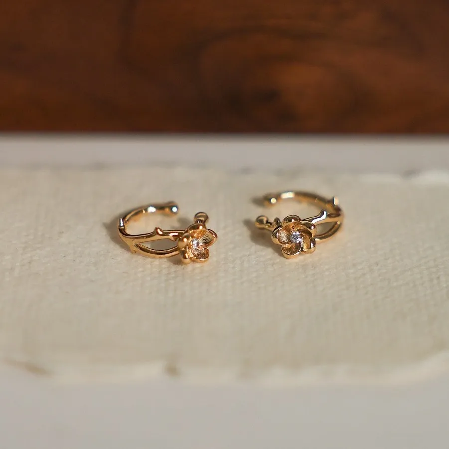 

CCFJOYAS 1 пара серег-клипс из стерлингового серебра 925 пробы с цветком без пирсинга для женщин, простые изысканные серьги-клипсы INS