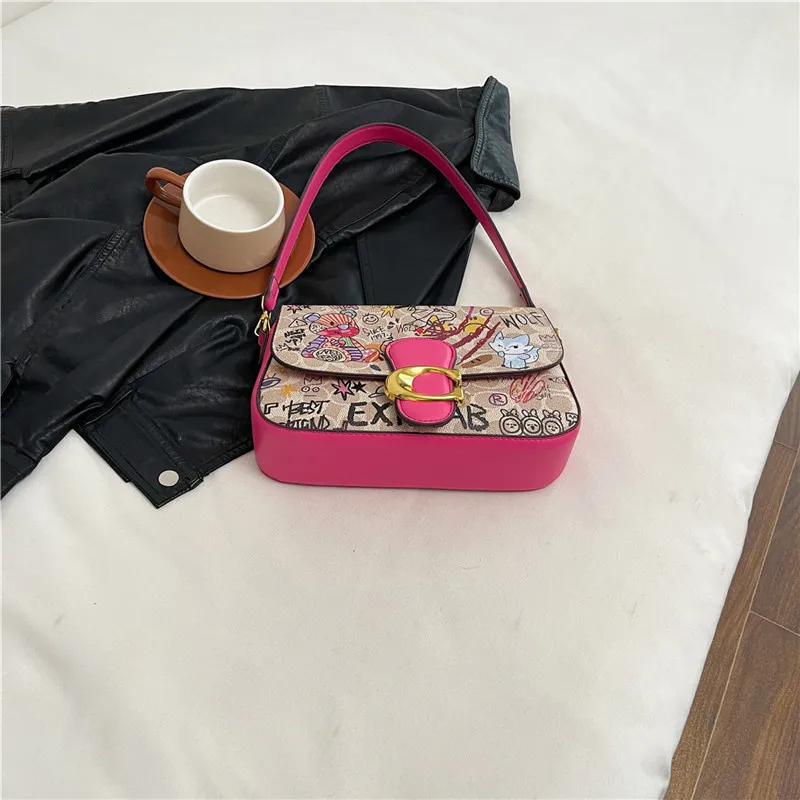 حقيبة كتف واحدة بتصميم علامة تجارية فاخرة جديدة لعام 2025 للنساء، حقيبة صيفية تحت الإبط، وحقيبة نسائية بكتف واحد