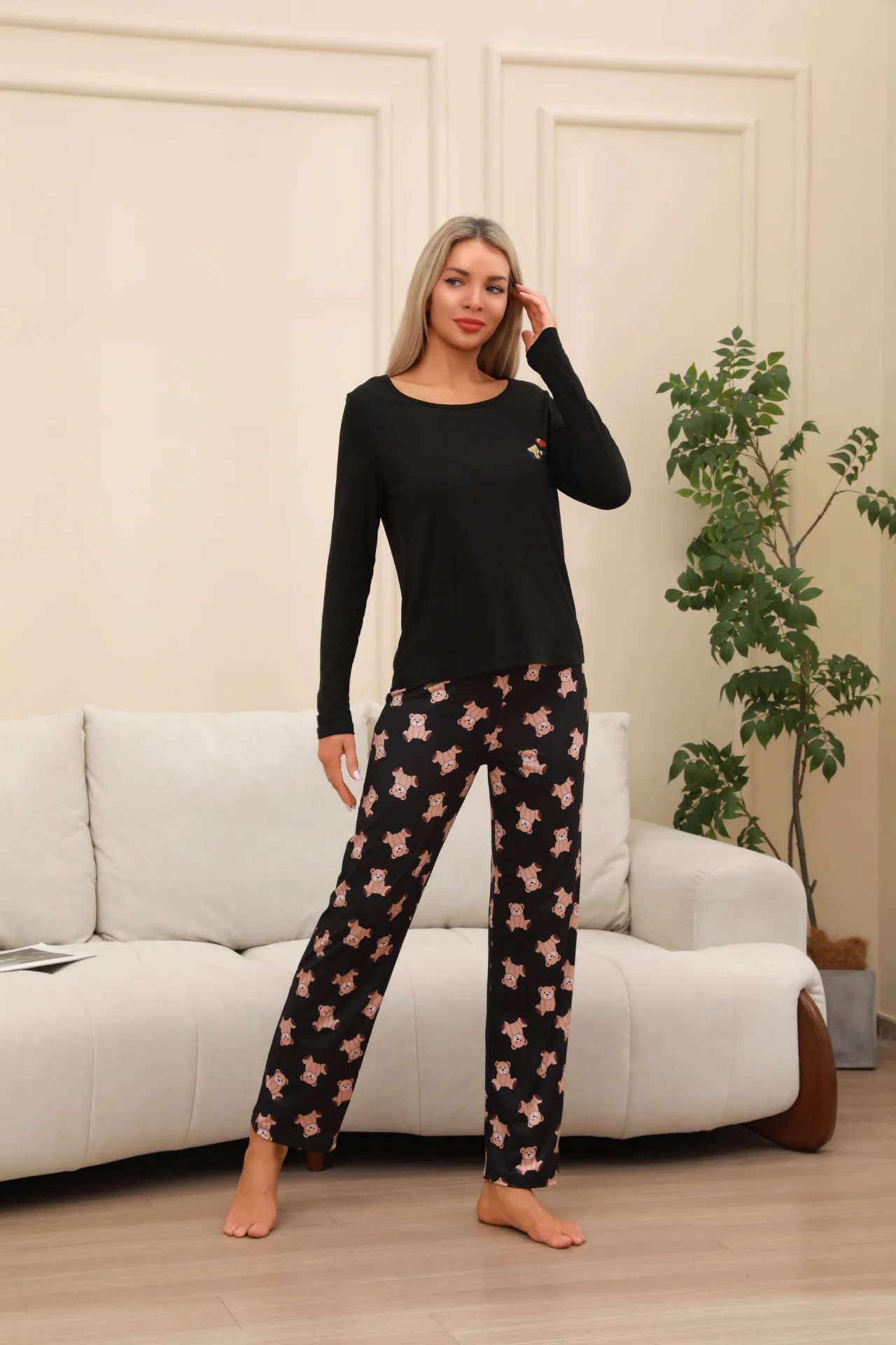 

Женские пижамы с круглым вырезом и длинными рукавами с принтом