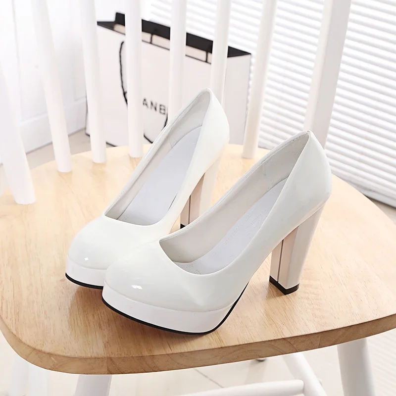 

2024 High Heels Shoes Women White Wedding Shoes Thick 10 CM Heels Fashion Party Pumps Footwear Black Red Round