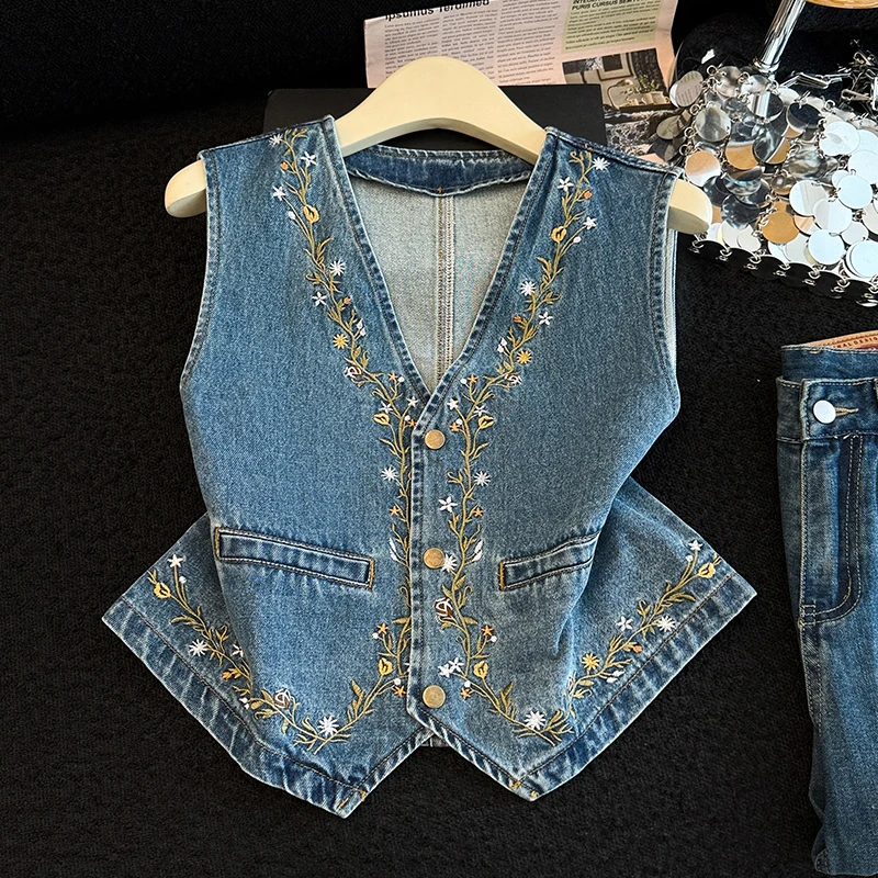 

Retro Light Blue Denim Vest Women Summer V-neck Embroidery Waist-cinching Double Pocket Sleeveless Jacket Breathable Cotton