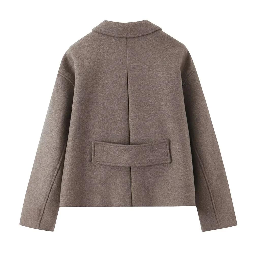 2025 شتاء منتج جديد المرأة عارضة مشبك جيب الديكور طويلة الأكمام طوق معطف الصوف معطف قصير