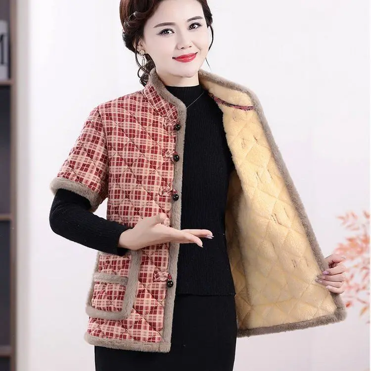 

Новая женская жилетка 2025 года в клетку на флисовой подкладке с воротником-стойкой на пуговицах, теплая зимняя одежда для мам, повседневная, из полиэфирного волокна