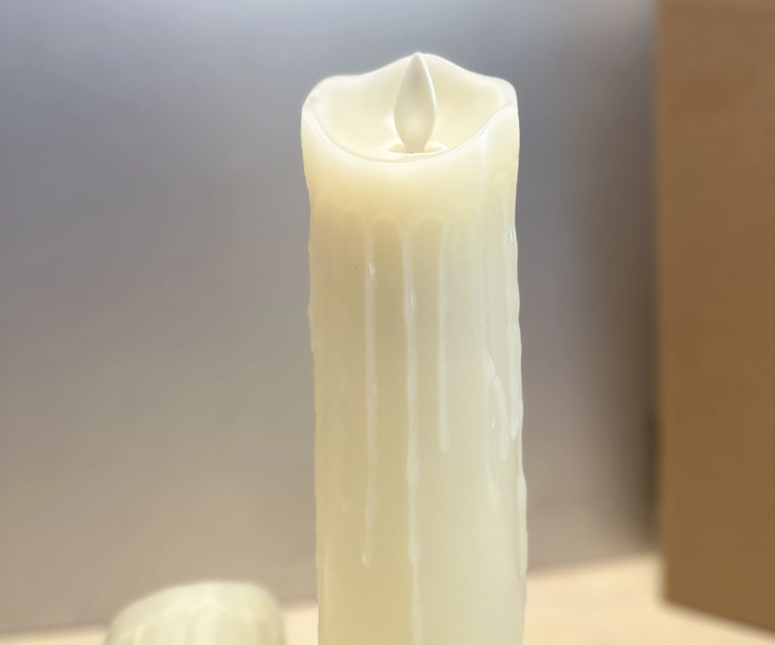 USB powered Dipped wax Rechargeable Led Pillar Paraffin Candle Wavy edge Moving wick Wedding Xmas Party Table Decor 5.3CM(D)