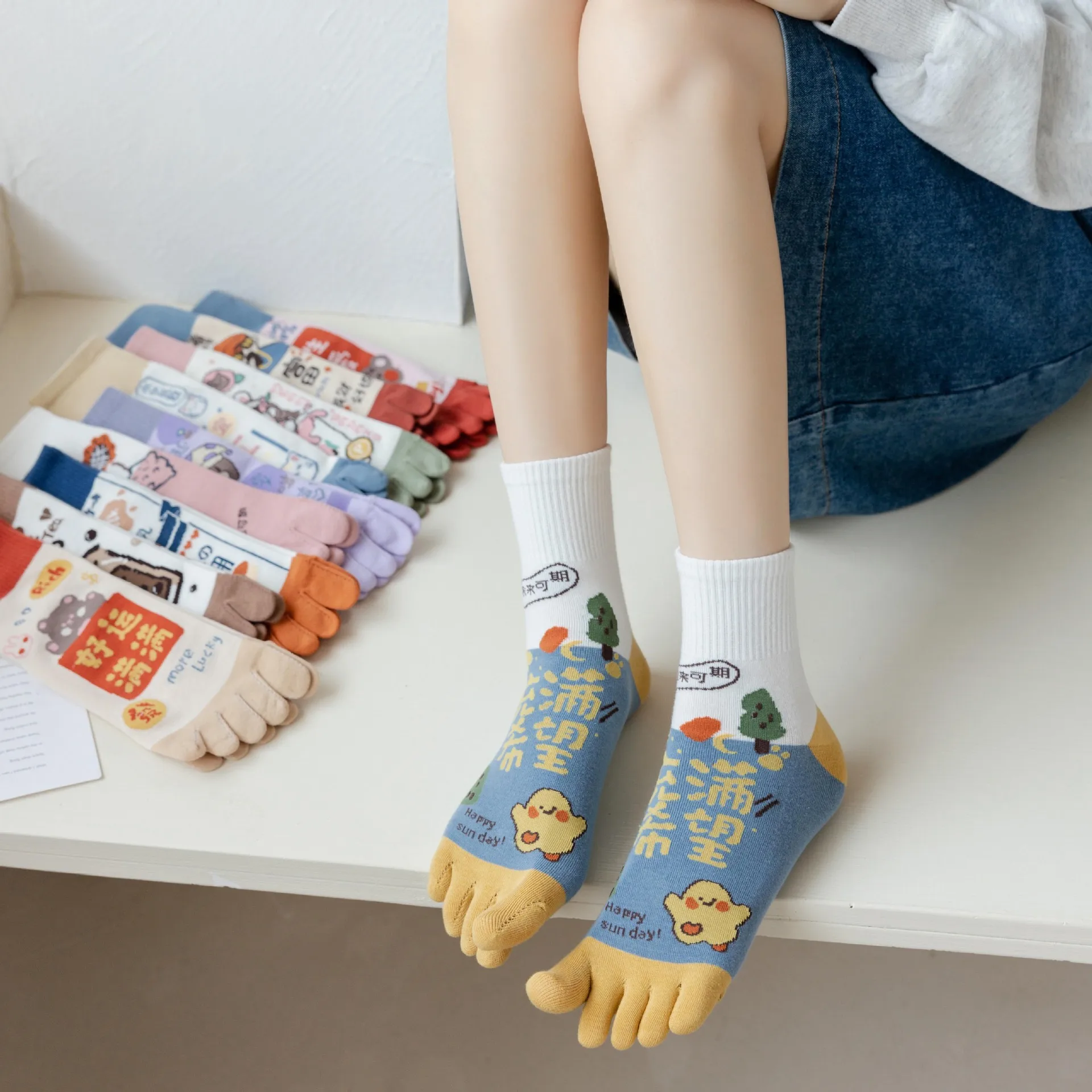 

Multicolour Spring And Autumn Cotton Women Socks Cartoon Cute Toe Socks Set