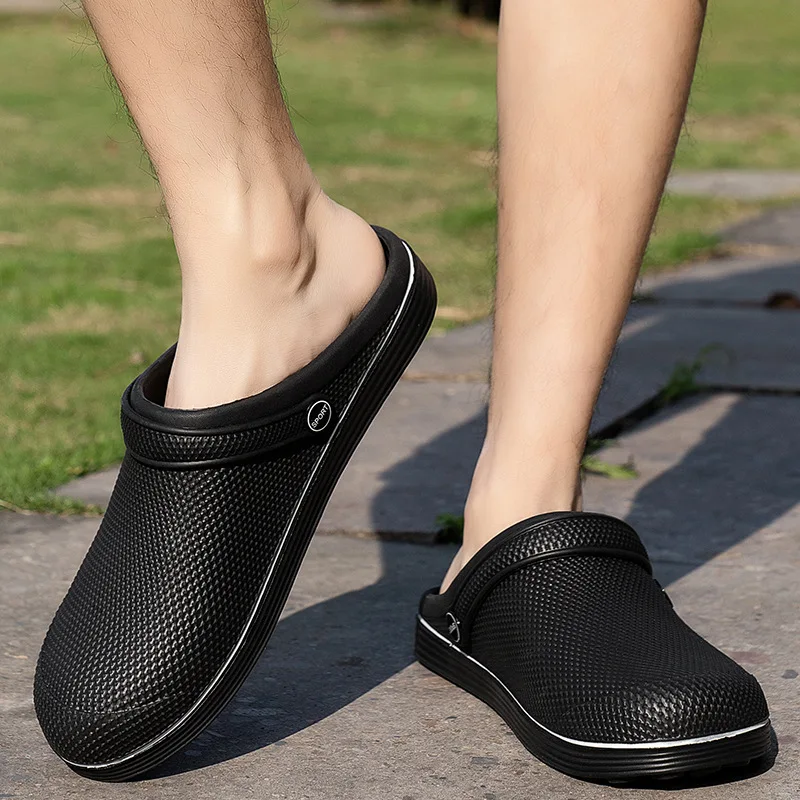 Los zuecos de suela plana para hombre son transpirables, novedad de verano 2023, cómodos, resistentes al desgaste, antideslizantes, zapatos de trabajo diarios para salidas en casa