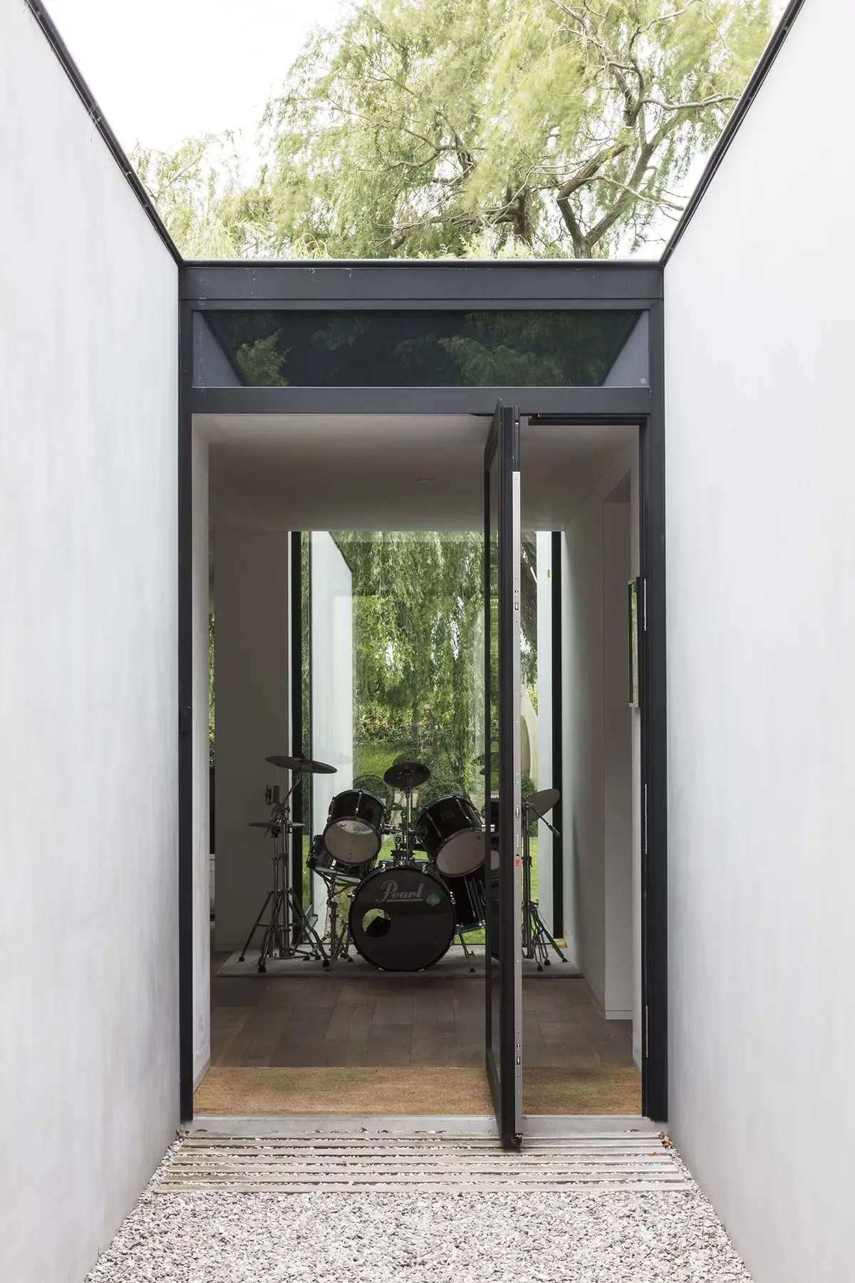 Premium Exterior Pivot Entry Door Smooth Opening for Home Villa Customized Size and Color Windproof Waterproof Pivot Glass Door