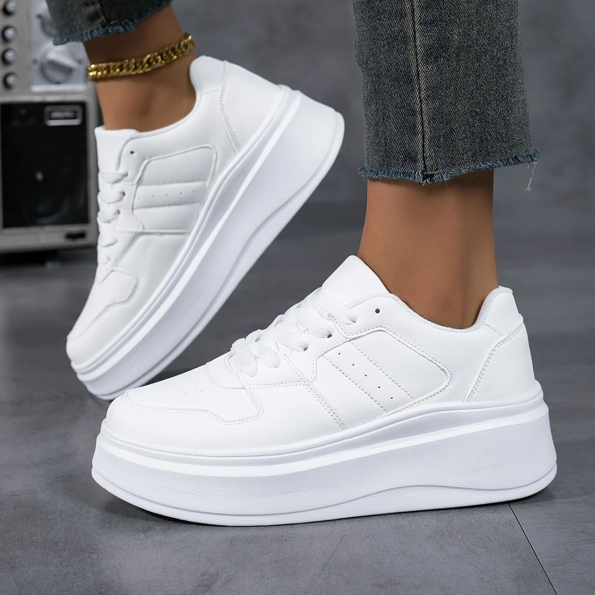 Zapatos vulcanizados para mujer, zapatillas deportivas clásicas planas con cordones para monopatín, zapatillas blancas para caminar para correr