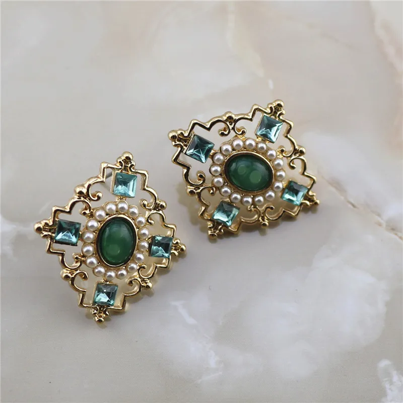 Victoria Emerald Pearl Earrings Ear Studs Retro Baroque Brooch Pin  Vintage Hollow Gemstone Necklace Women Jewelry Set