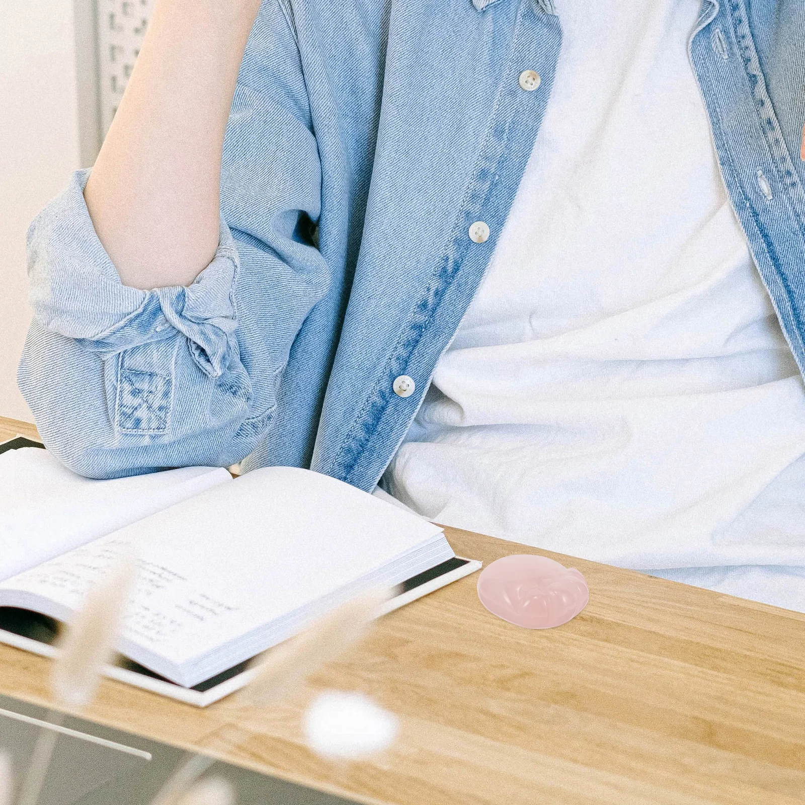 

Stylish Crystal Cats Paw Decorative Item Versatile Use for Various Occasions Perfect Gift for Cat Lovers Crystal Cats