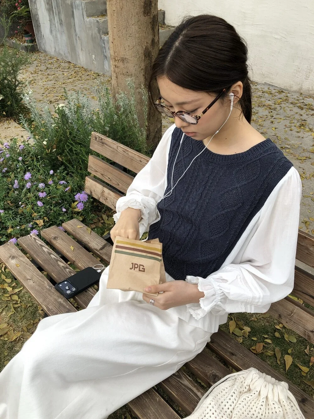 

Lilian Korean Style Fashion Commute Knitted Twisted White Shirt Style Fake Two-Piece Long Sleeve round Neck Sweater