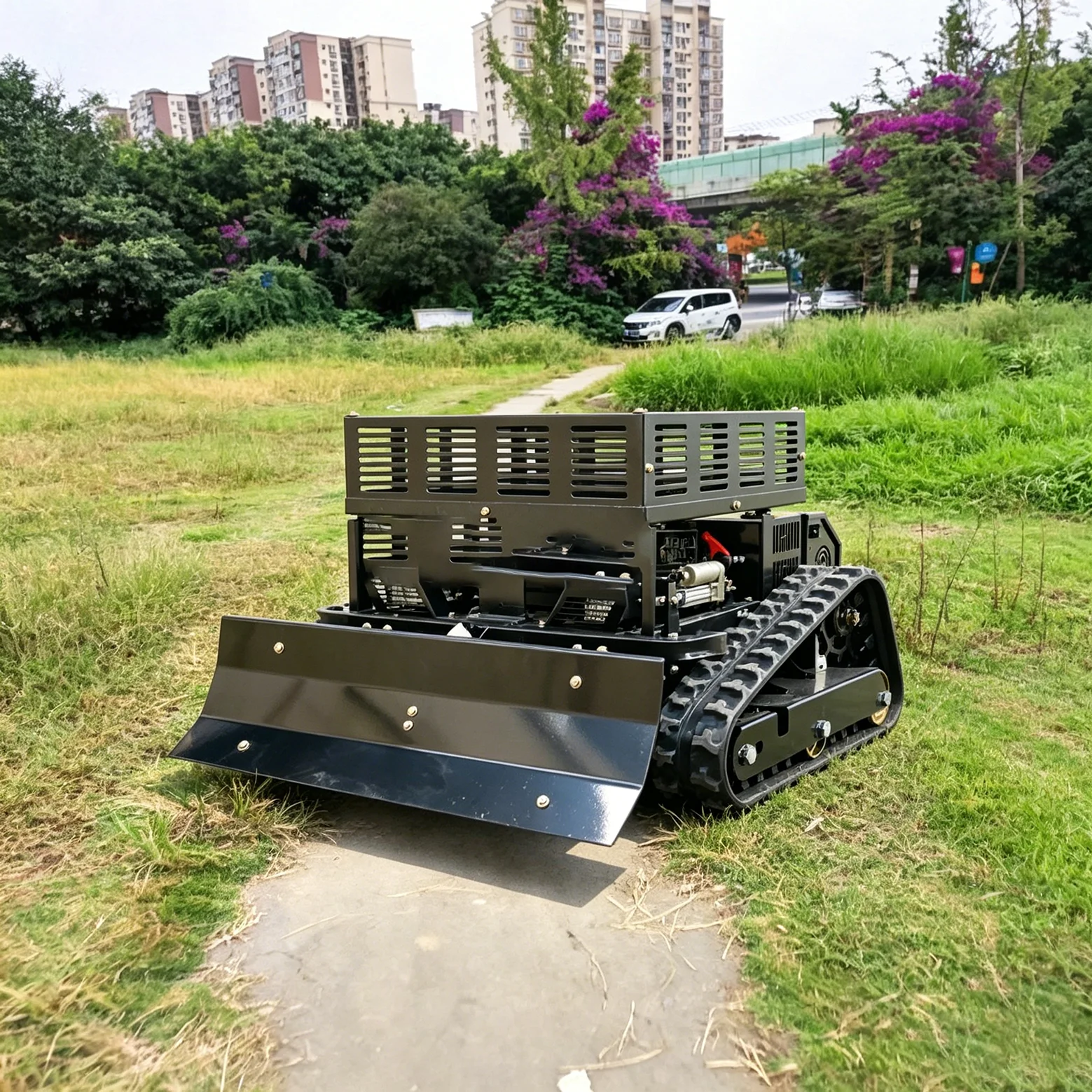 Customized CE EPA remote control lawn mower, track type garden zero turn lawn mower, the best lawn mower and brush cutter
