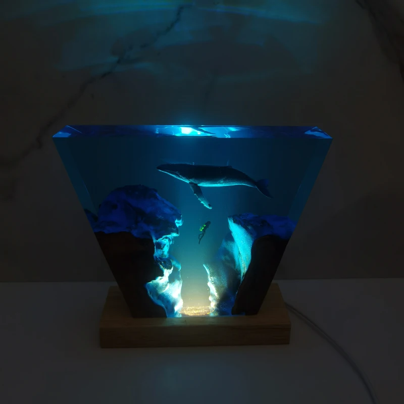

Resin Light Deep-sea Humpback Whales Theme Creative Artistic Beautiful Night Light Craft Decoration USB Table Lamp
