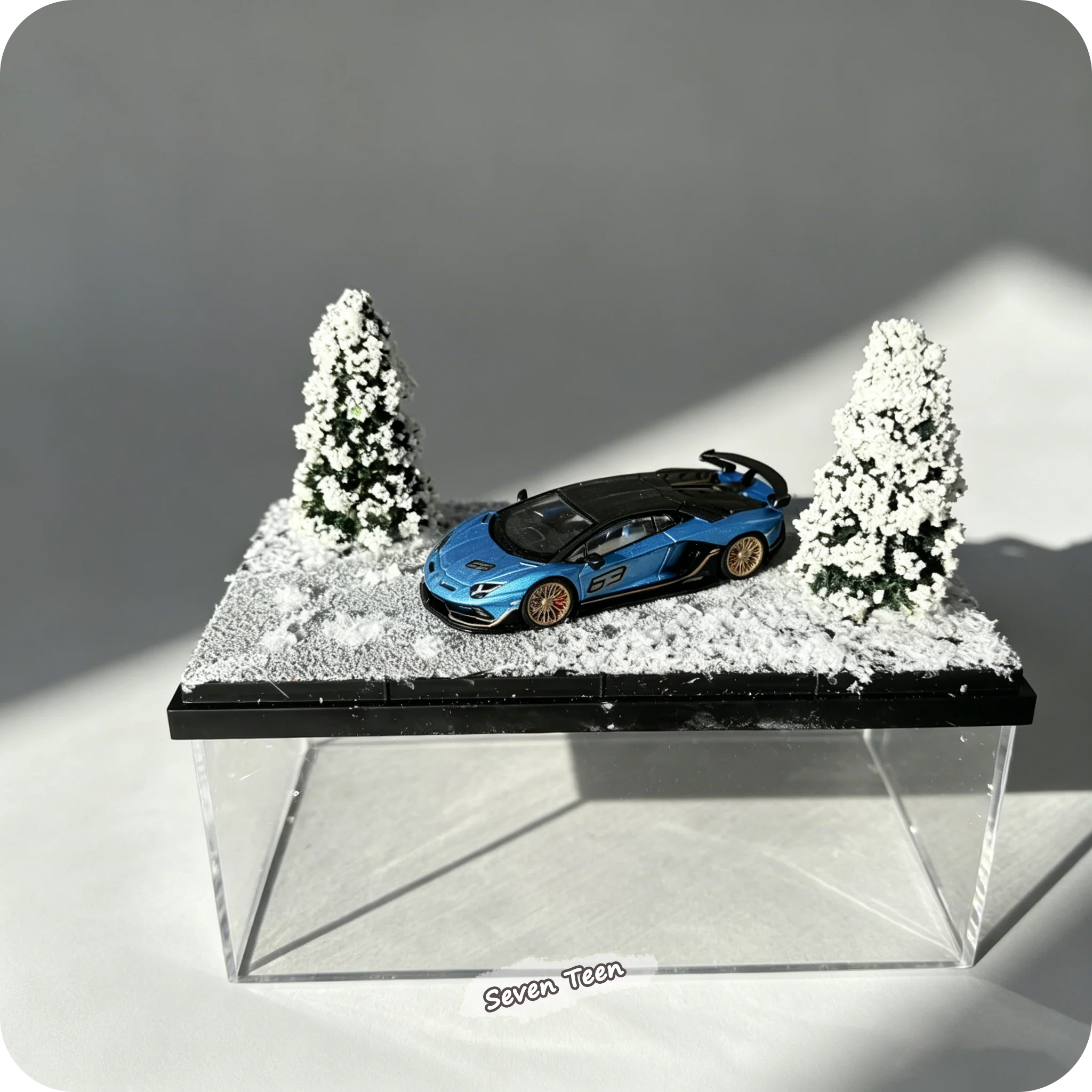 Display Case Acrylic - 1:64 Schneefeld-Szenerie Kleines Automodell Miniatur-Szenerie Acryl-Vitrine