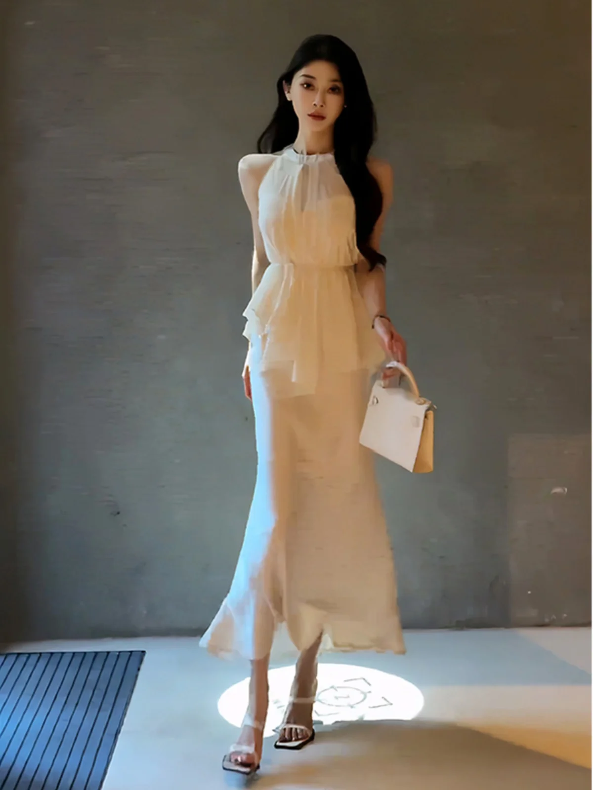 

Elegant Lady Suite Women's Summer 2025 New High-End Hanging Neck Sleeveless Top Half Skirt Two-Piece Set French Style Fashion