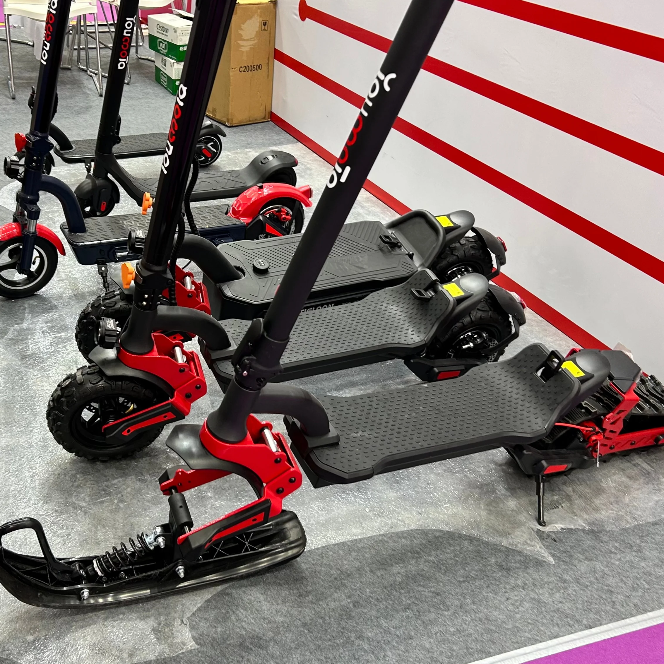 

SWISS Warehouse Updated All-Terrain Snow Scooter 3-in-1 2000W 48V20Ah Tracked Electric Scooter Snow Sled With Ski Convert Kit