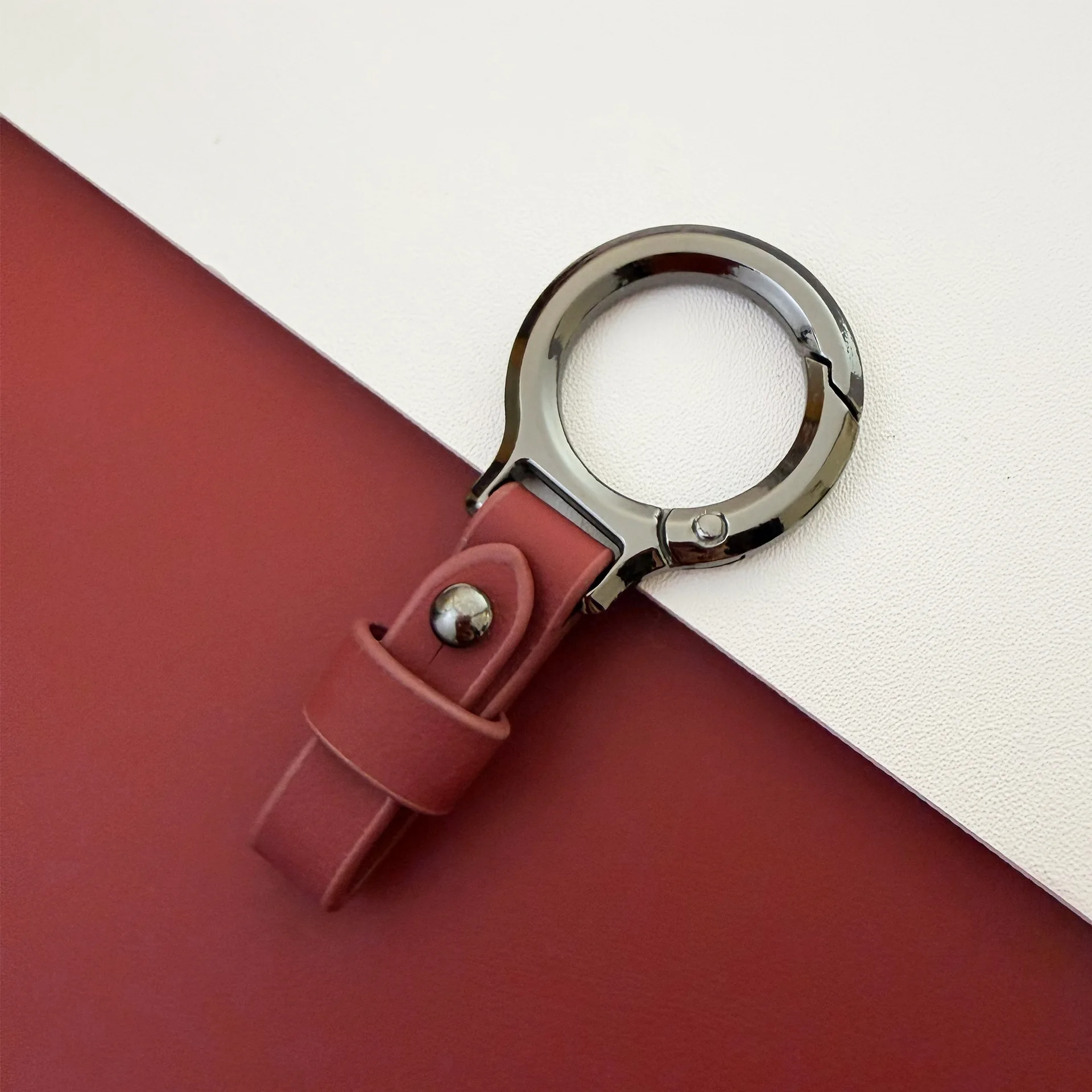 Herren-Schlüsselanhänger aus Zinklegierung und Leder, Anti-Verlust-Karabiner, langlebiger Schlüsselhalter, Organizer für den Gürtel, Geschenk – Detail 6