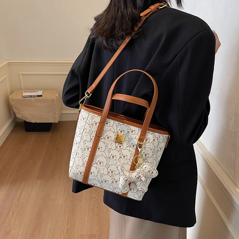

Women's Crossbody Bag Genuine Leather Handbag Shoulder Purse Ladies Fashionable Designer Stylish Everyday