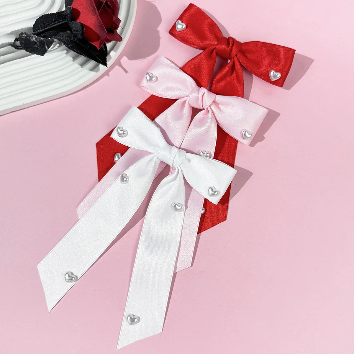 30 pinzas para el pelo con lazo y corazón de perlas para niñas y mujeres, pasadores largos con borlas, accesorios para el cabello para el Día de San Valentín a granel