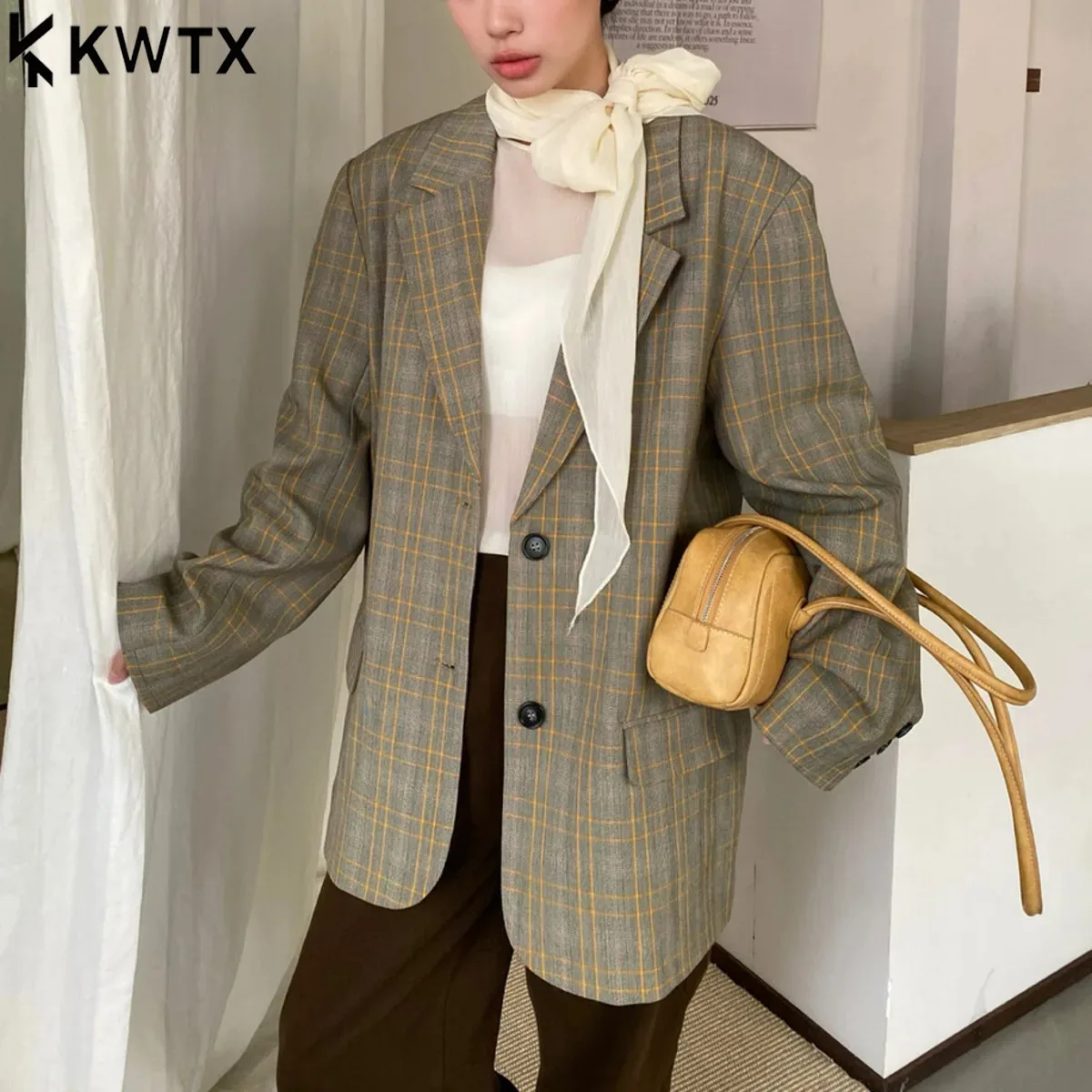 

KWTX 2025 модный британский ретро клетчатый пиджак женский свободный крой элегантная офисная куртка осенняя повседневная верхняя одежда винтажное дизайнерское пальто