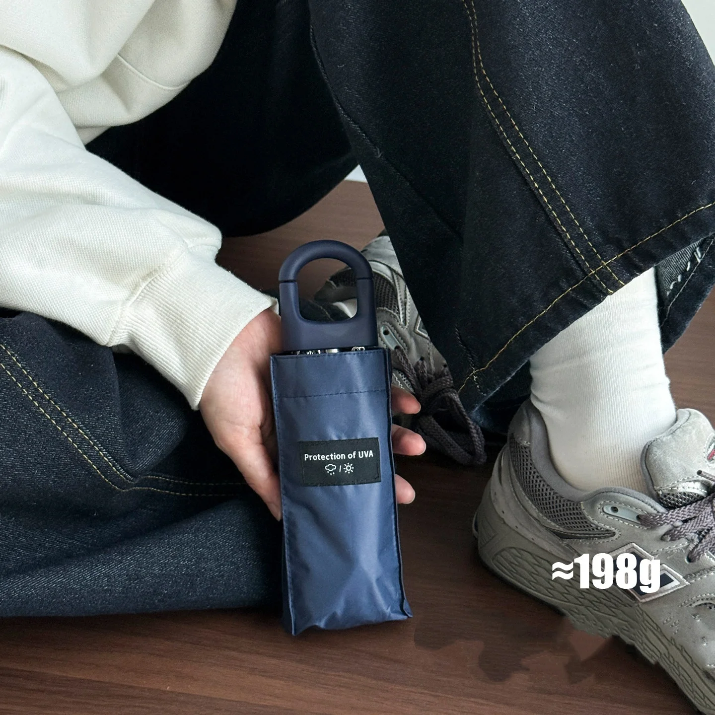 Portable Mini Umbrella UPF50+ UV Protection 198g Lightweight Compact Sun Rain Umbrella with Carabiner for Women Men