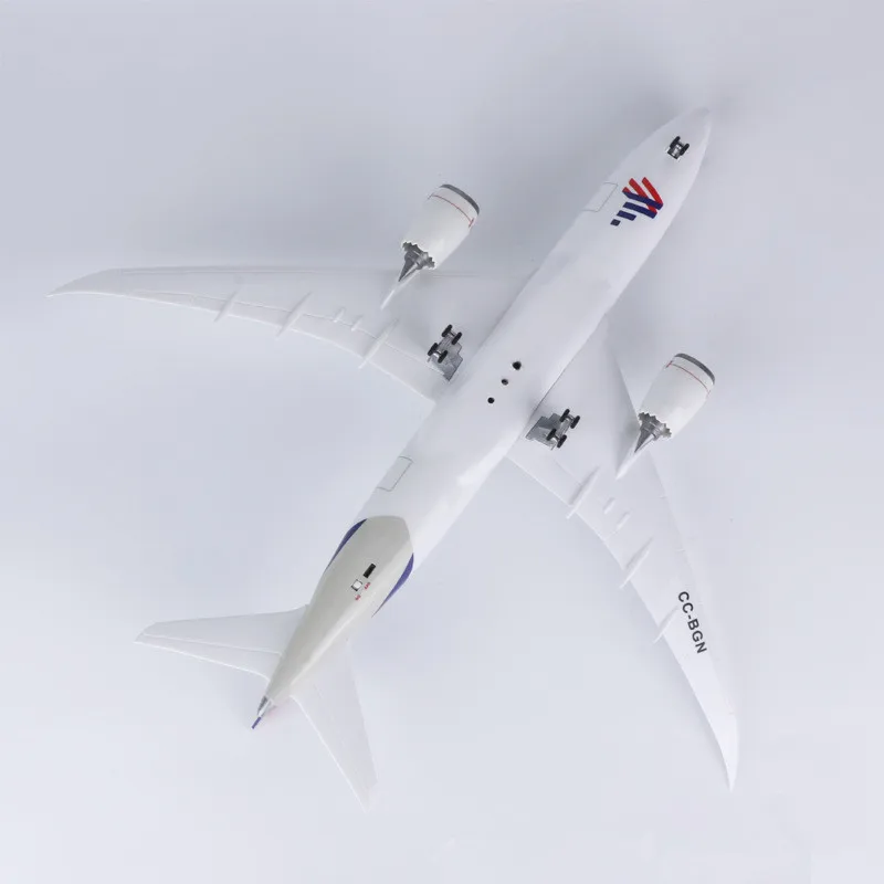 47CM 1:150 Scale Chile LATAM Airlines Boeing 787 Dreamliner Diecast Model Airlines Resin Airplane Toys Collection Display Gifts