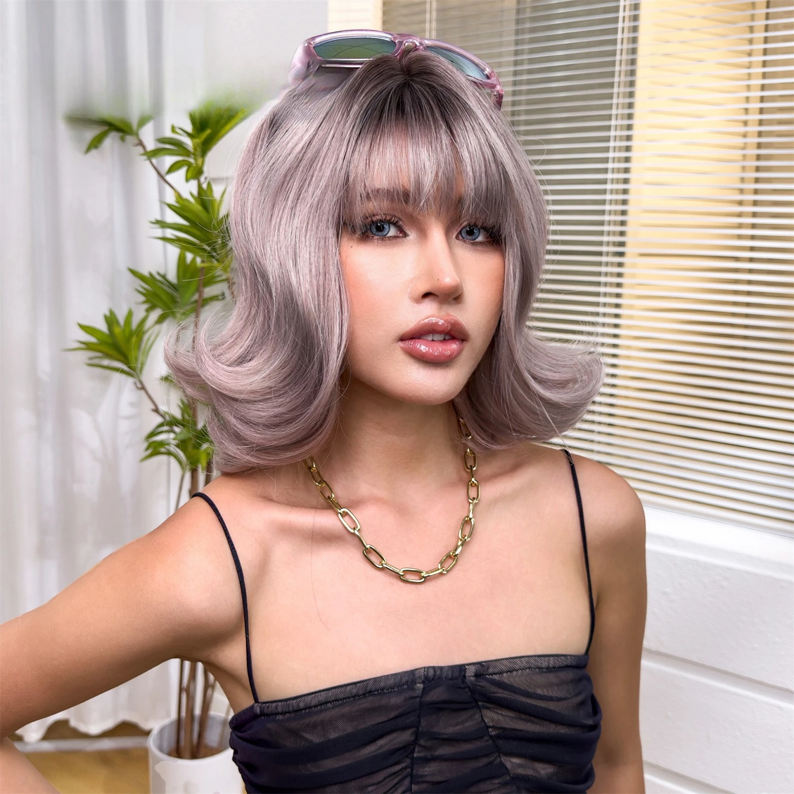New wig woman, fluffy and natural, with bangs, white short roll wig full head cover, hot-selling.