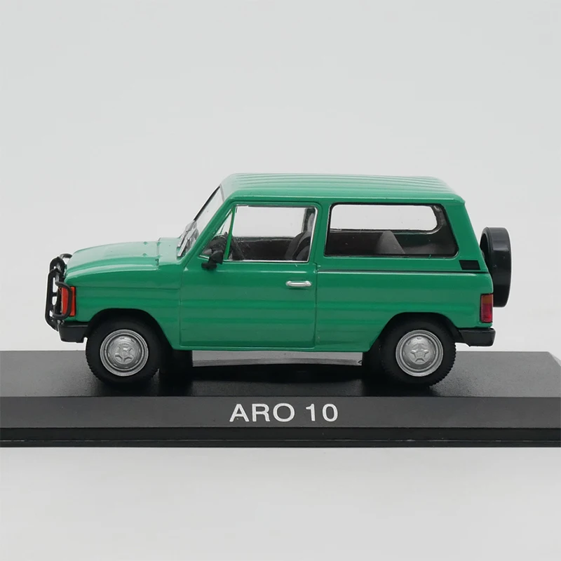 Diecast Ixo 1:43 Scale Ist ARO 10 Romanian Jeep Off-road Simulation Alloy Car Model Collection Toy Gift Static Display Ornament