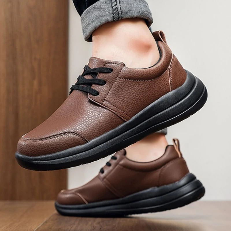 

Men's Leather Retro Style Lightweight Soft-soled Anti-slip Casual Walking Flat Shoe with Round Head Made of Super-fine Leather