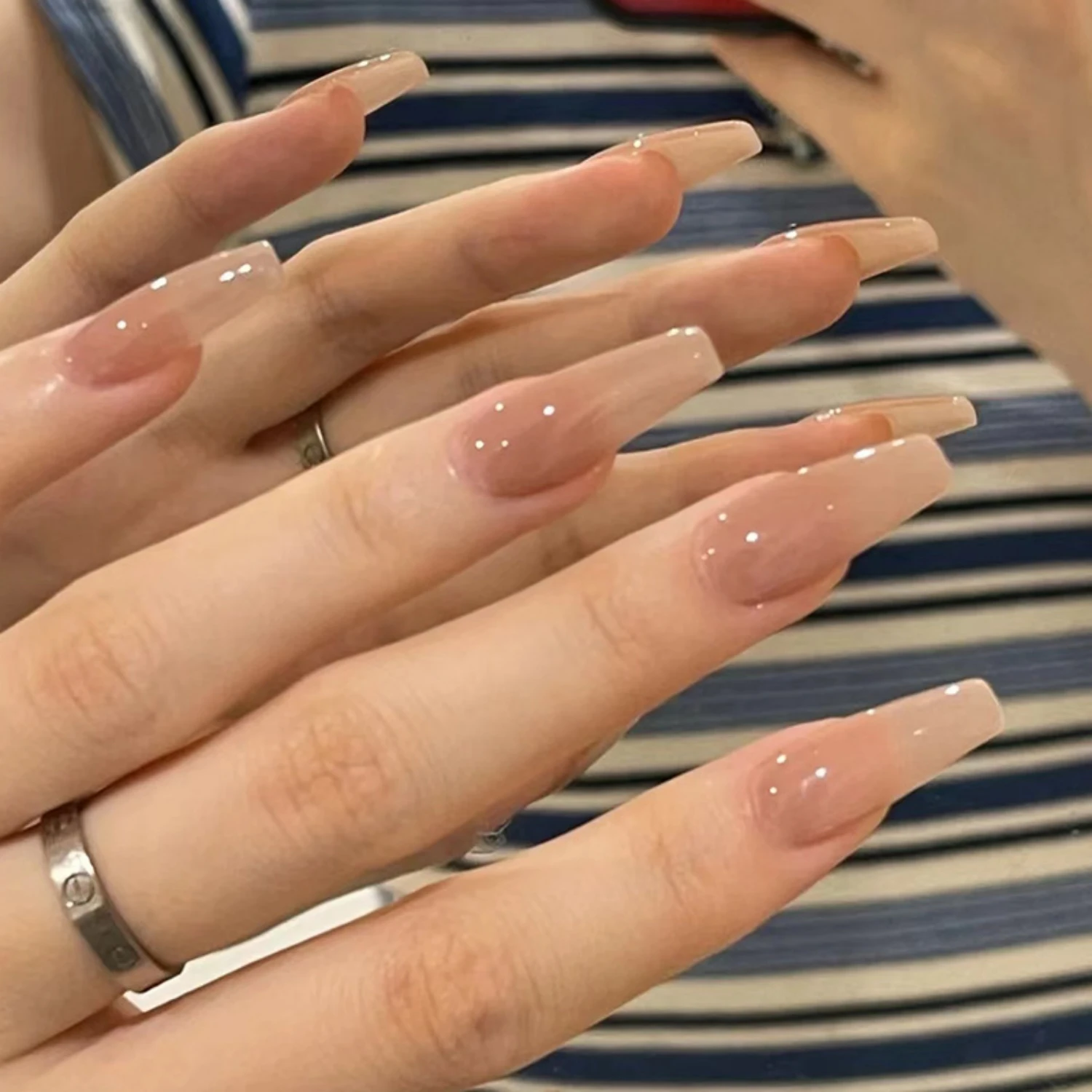 

Press on nails New Design Hot-selling in AMZ Ins Single Nude color