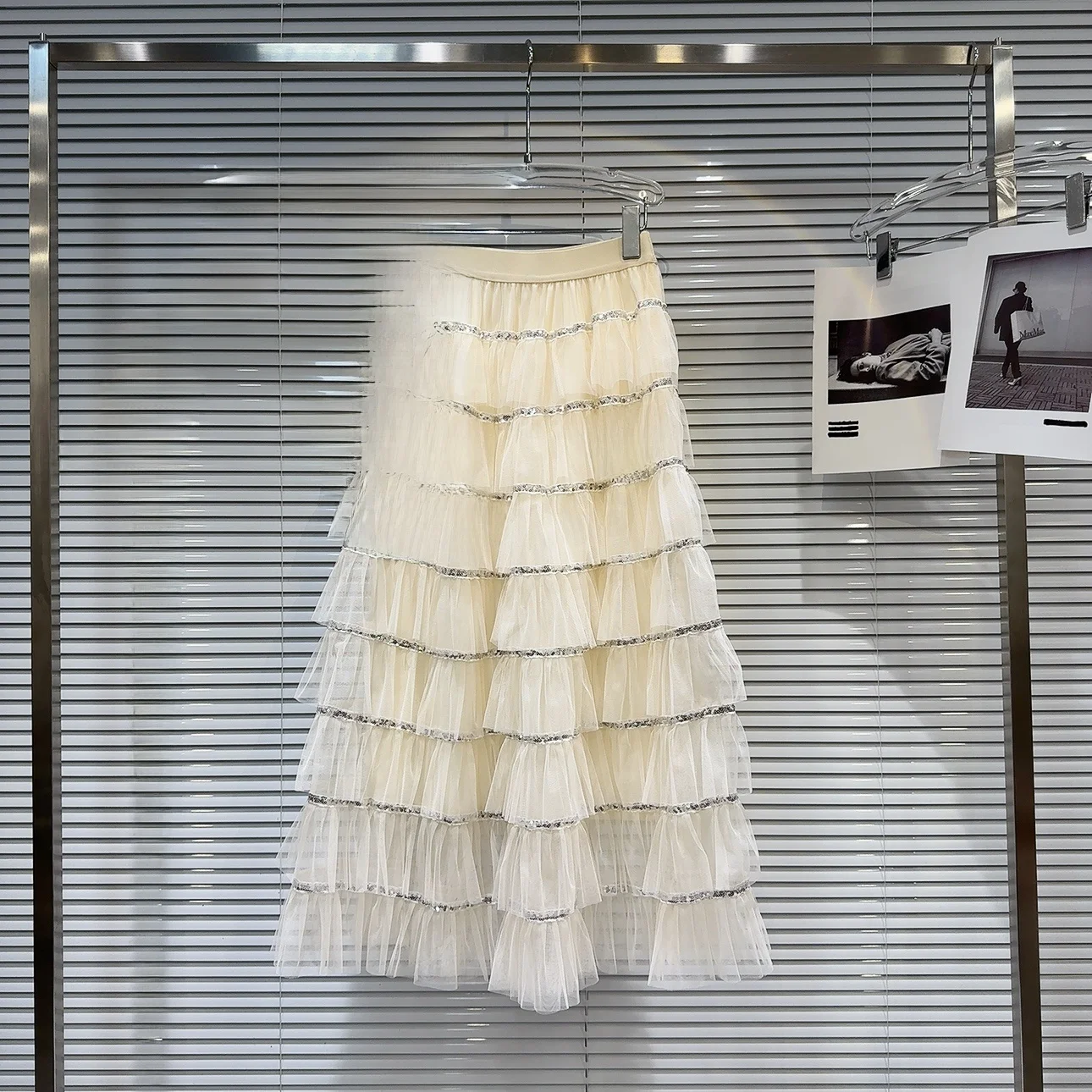 กระโปรงมิดิทรงเค้กประดับเลื่อม รุ่นอิน ซีควิน พรินซ์ สไตล์อีเล ลุคสุภาพสตรี ผ้าตาข่าย ชุดราตรี  คอลเลคชั่นใหม่ล่าสุดสำหรับสาวมืออาชีพ