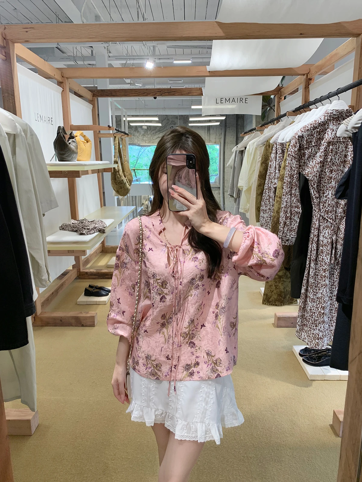 

Комплект Doudou: шифоновая блузка с цветочным принтом и поясом, летняя коллекция 2024, хлопковая ткань, женский модный комплект. Подробная страница.