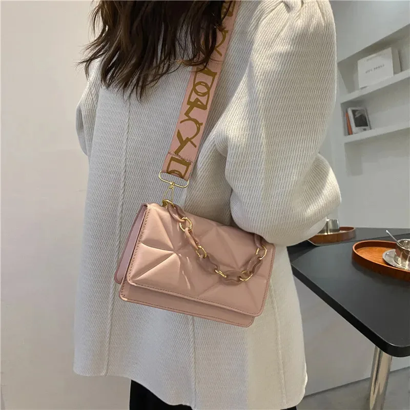 New WOMEN'S Korean Style Lingge Chain Shoulder Solid Color Small Square Messenger Bag