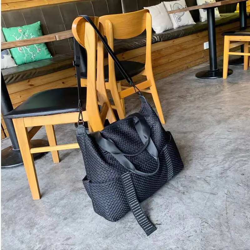 MOTAORA Fashion Women Big Traveling Bags Black Large Capacity Handbag For Female Travel Totes One-shoulder Handbag Oxford Girls
