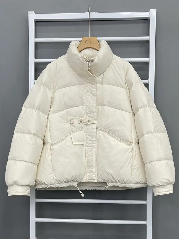 منتفخ كوري صغير 2025: ياقة واقفة وتصميم ثلاثي الأزرار. كبيرة الحجم وخفيفة الوزن ومملوءة ببطة بيضاء أسفل. #1