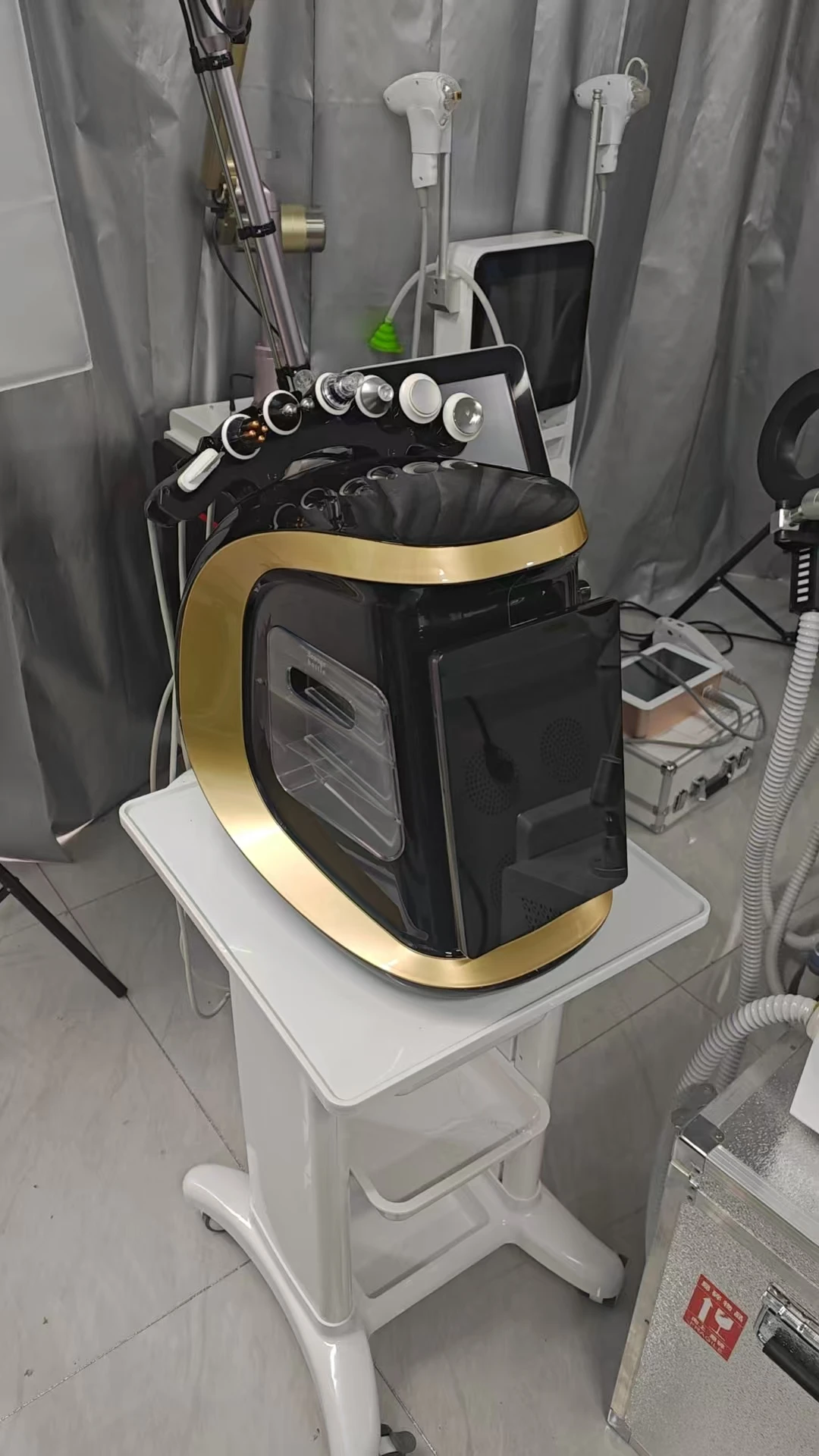 Water Hydra Dermabrasion Machine Oxygen Ice Blue Smart Jet Aqua Peeling Small Bubble Microcurrents for Facial Cleansing Device