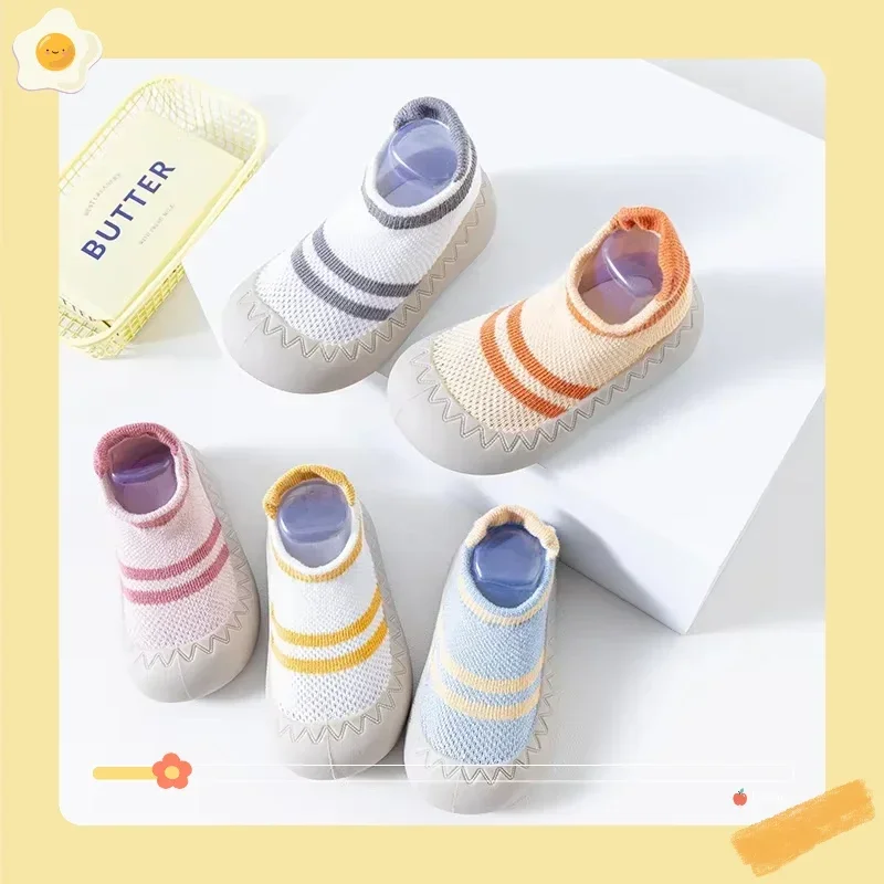 新しい夏の新生児ノンスリップ幼児の靴子供の靴ベビーフロアシューズ靴下室内靴
