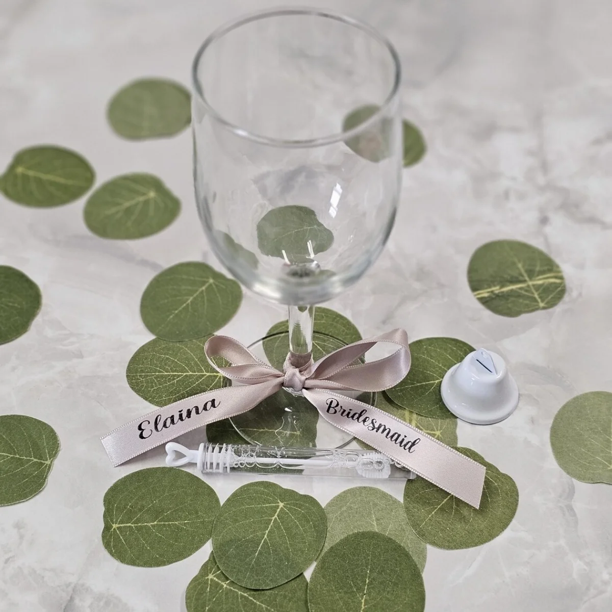 

12 шт., бантик для бокалов для вина, персонализированные атласные ленты с вырезом 5/8 дюйма, свадебные элегантные бирки для сидения, выбор текста, кокетли, карточка