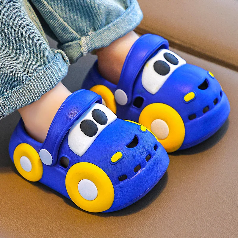 

Children's Hole Shoes with Non-slip Soft Soles and Covered Toes Are Suitable for Boys and Girls; Cartoon Car Beach Slippers.