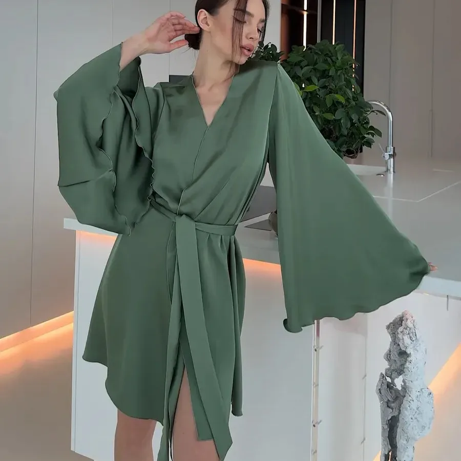 

Luxury Short Lace Up Bathrobes Fashionable Fungus Edge Horn Sleeves Wide Cuffs Perfect for Dinner Loungewear XL Size Loose Cozy