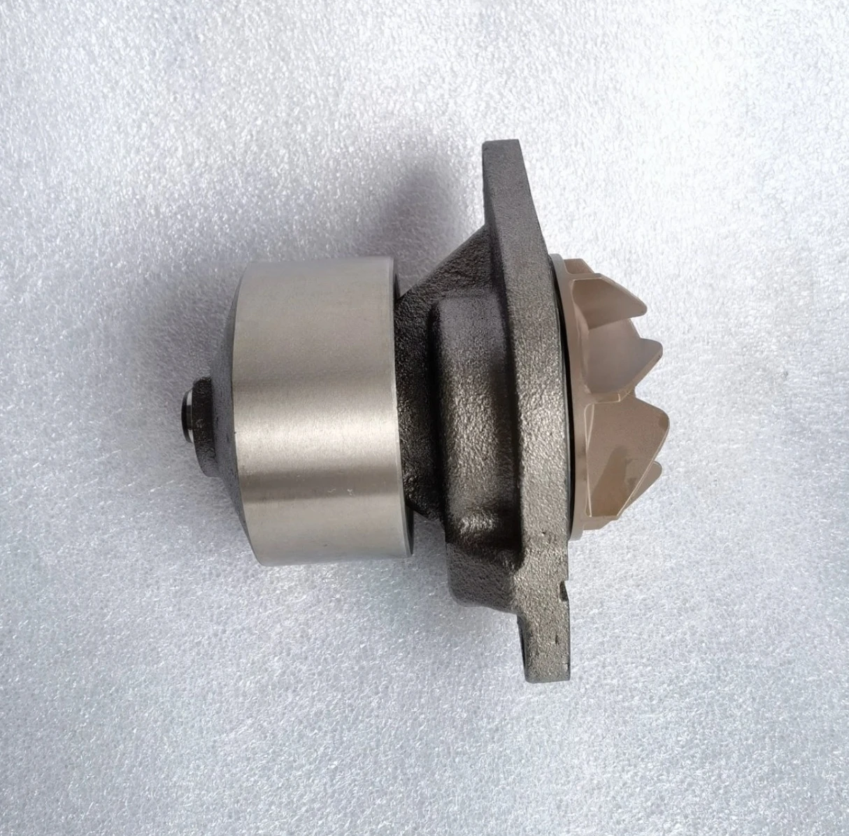 

Engineering Machinery Parts QSB4.5 QSB6.7 Engine Water Pump Assembly 2881804 5260263