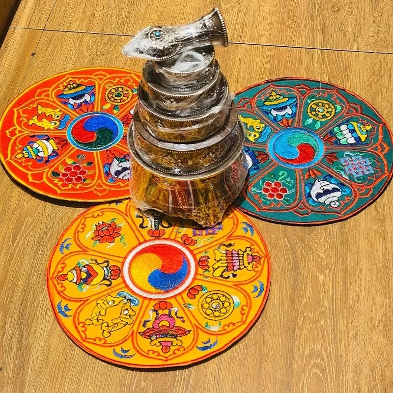 22cmRound Nepalese Handcrafted Embroidered Anti‑Slip Mat Tibetan Decor for Buddha Statue Worship Ritual Buddhist Hall Tablecloth