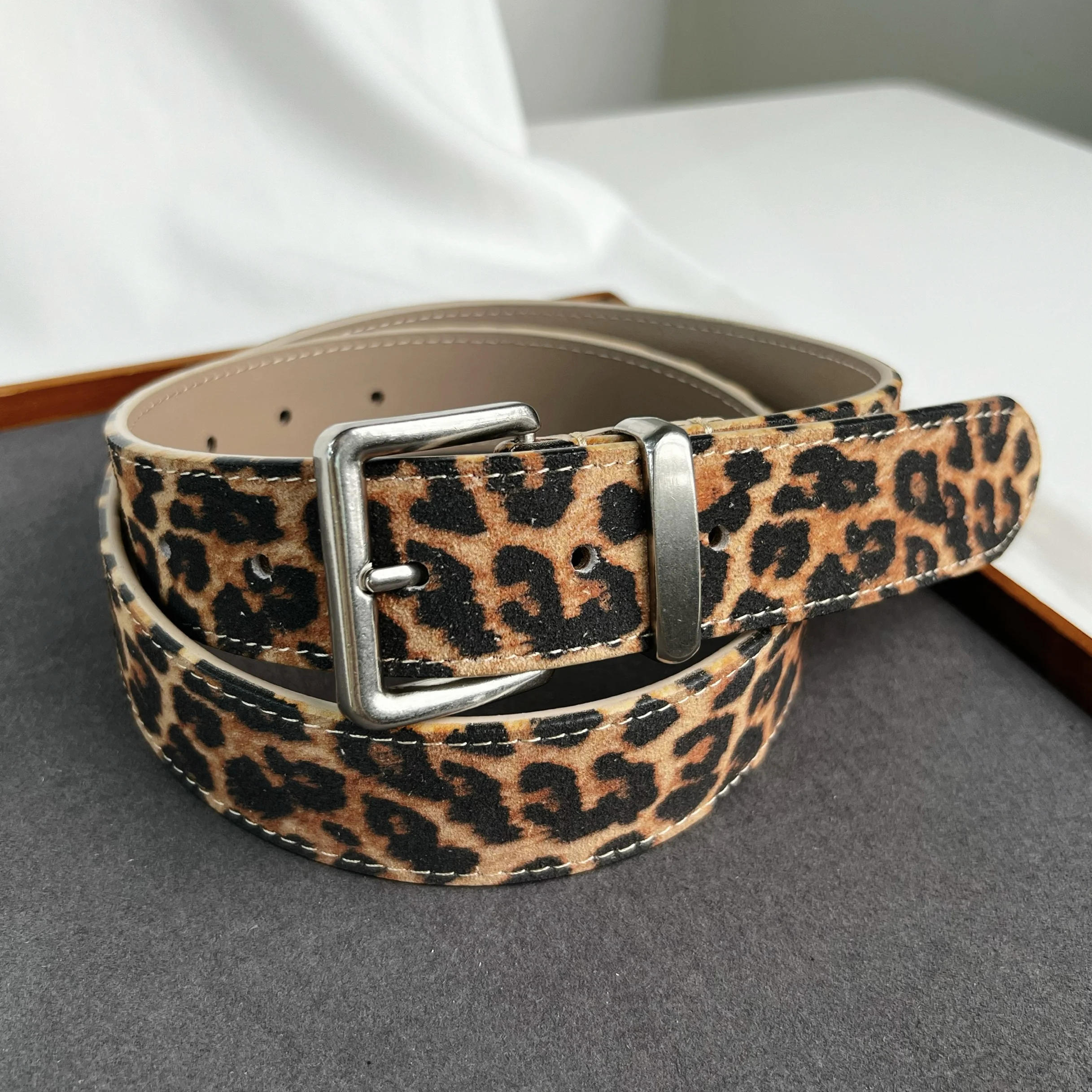 2024 كلاسيكي ليوبارد طباعة متجمد الجلد المدبوغ الجلد الحقيقي Ceinture صب فام لوكس تصميم الخريف قميص فستان حزام خصر من الجلد الحقيقي